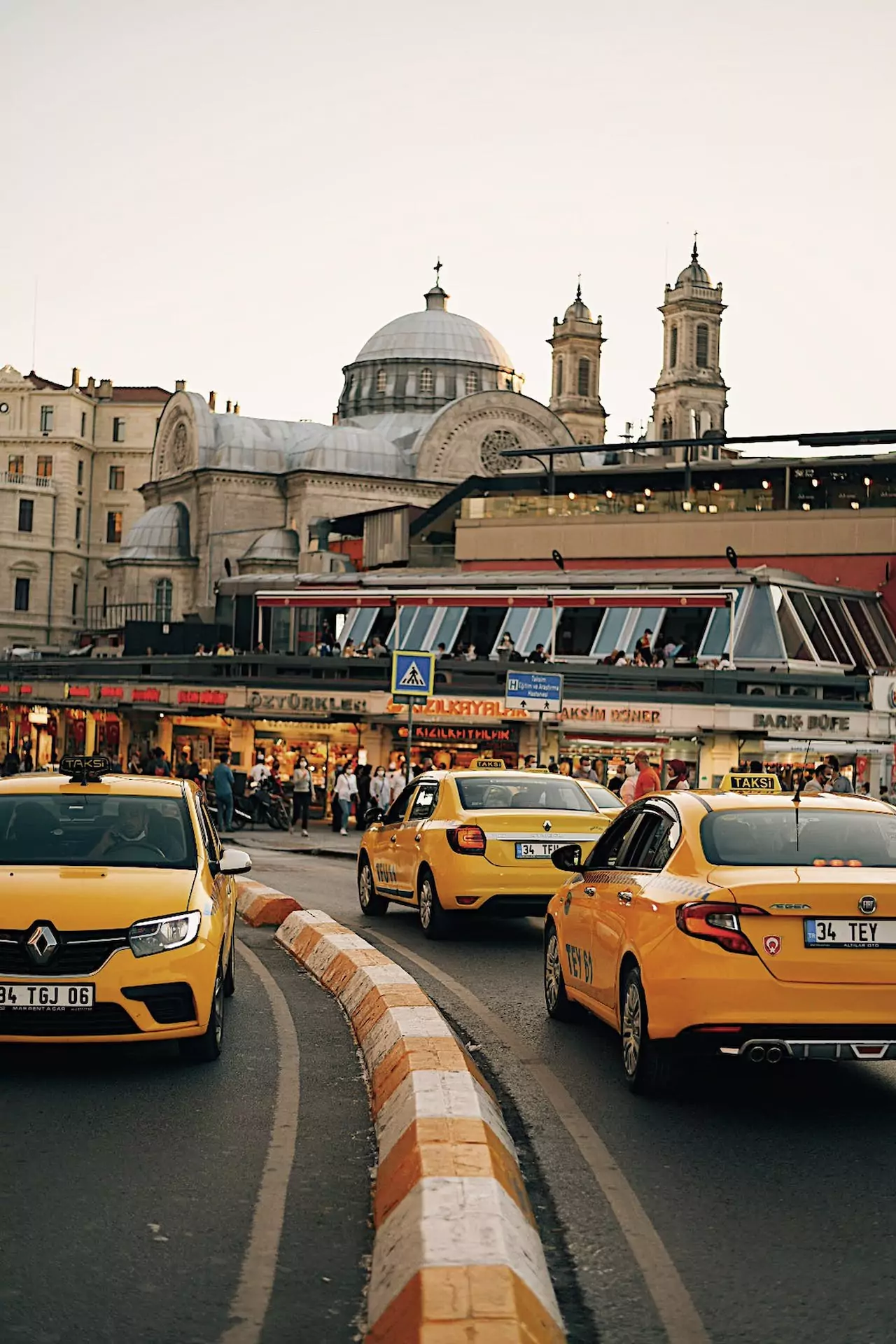 travel and explore istanbul
